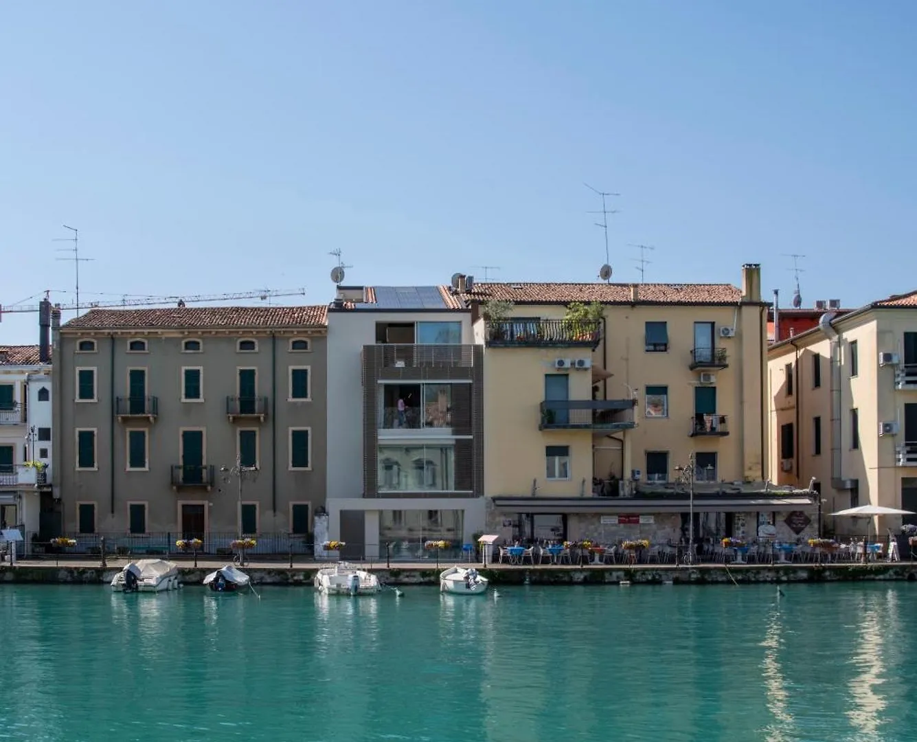 Palazzo Cordigero - Apartments Peschiera del Garda 0*,  Italy