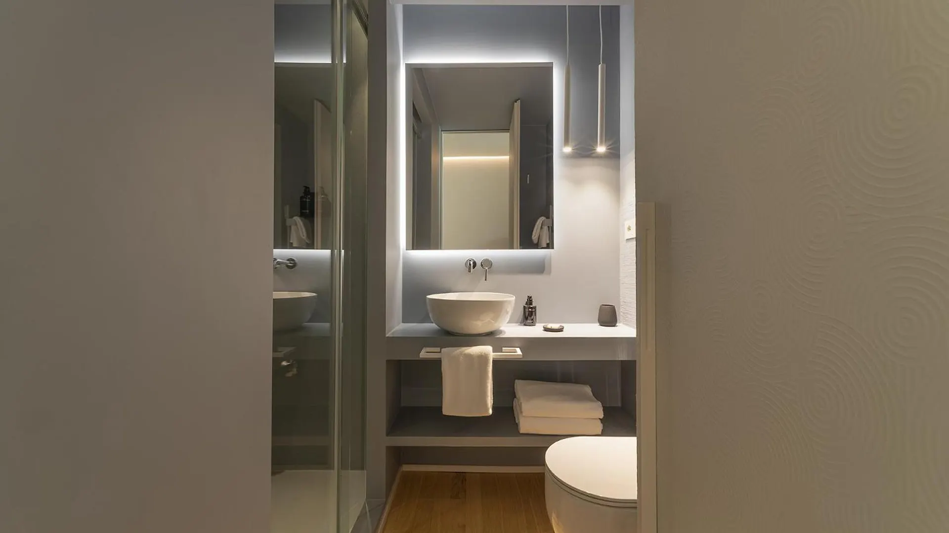 Palazzo Cordigero - Apartments Peschiera del Garda 0*,  Italy